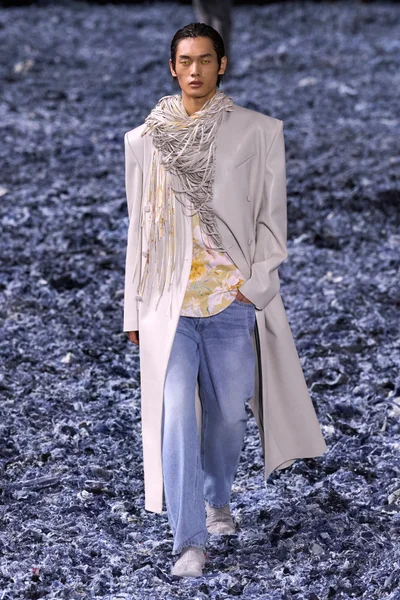 Look 23